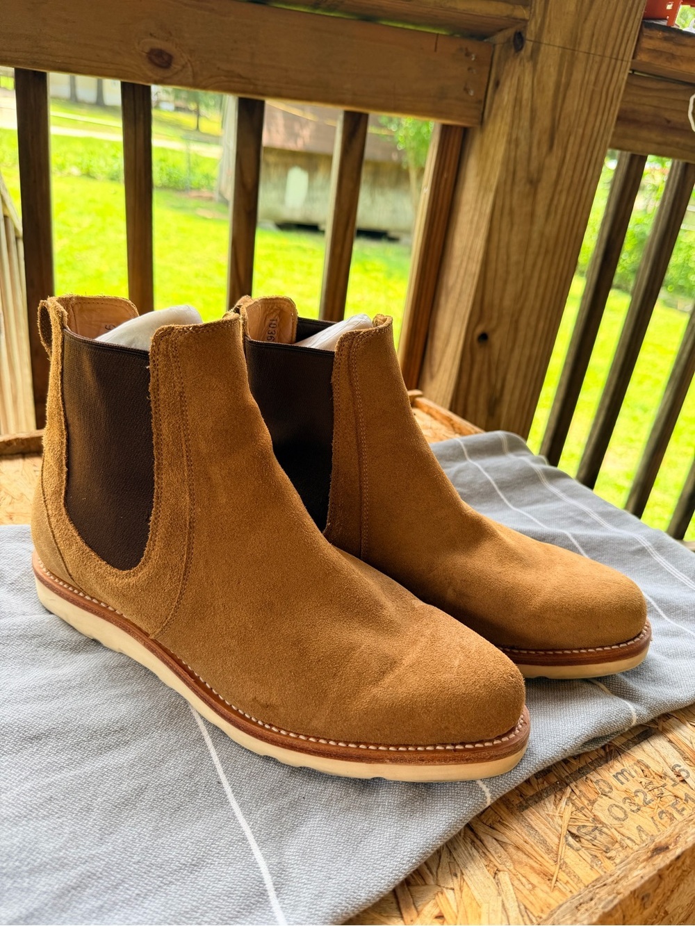 Tecovas The Luke Chelsea Roughout Suede Boots Men’s Size 10.5EE  Sawdust Vibram